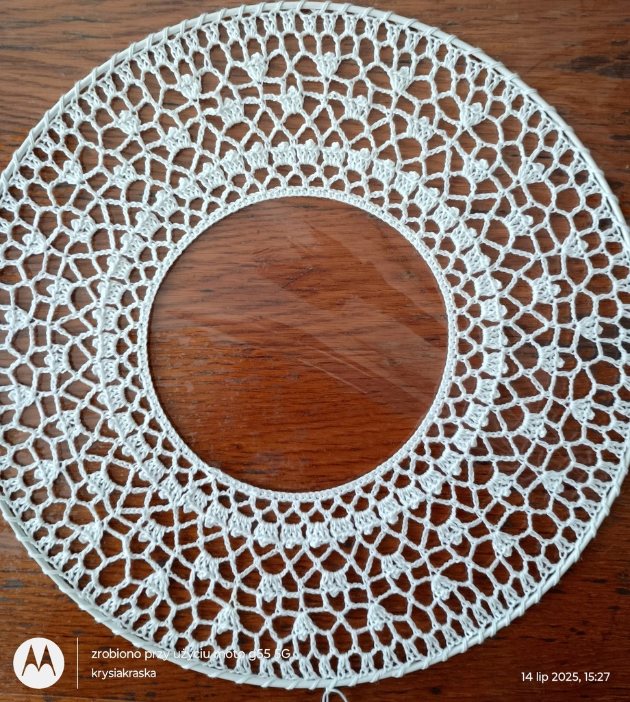 Serwetka .szydełk.na obręczy met.30 cm