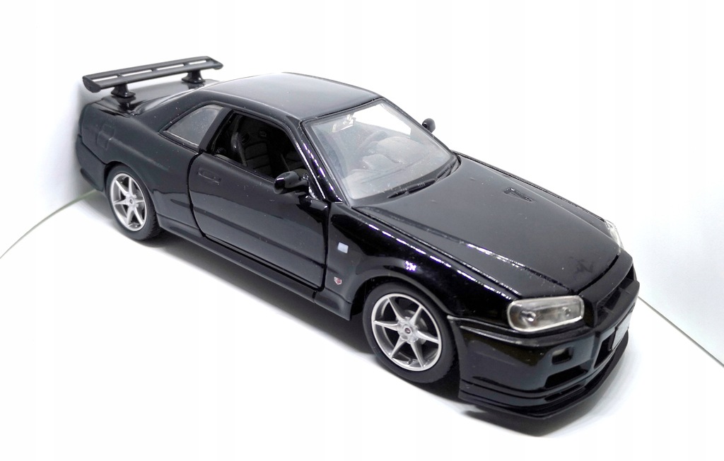 maisto nissan skyline r34