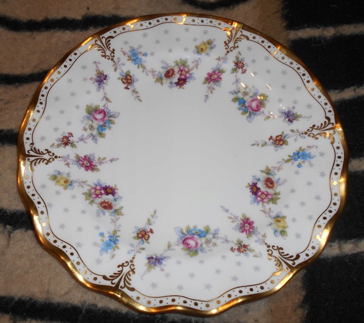 Royal Crown Derby Antoinette - talerz 20 cm