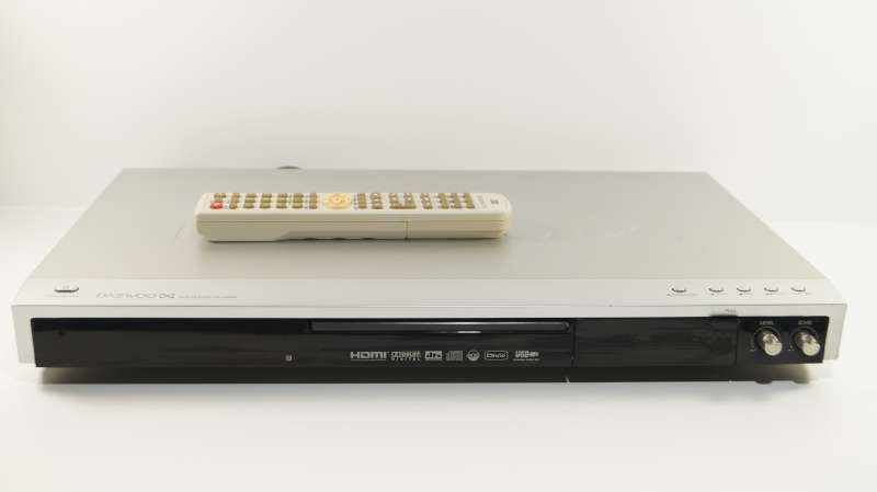 DVD DAEWOO DV-2500H+PILOT