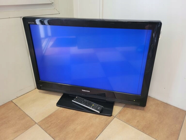 TV TOSHIBA 32 32XV550P RYSA KRESKA NA EKRANIE