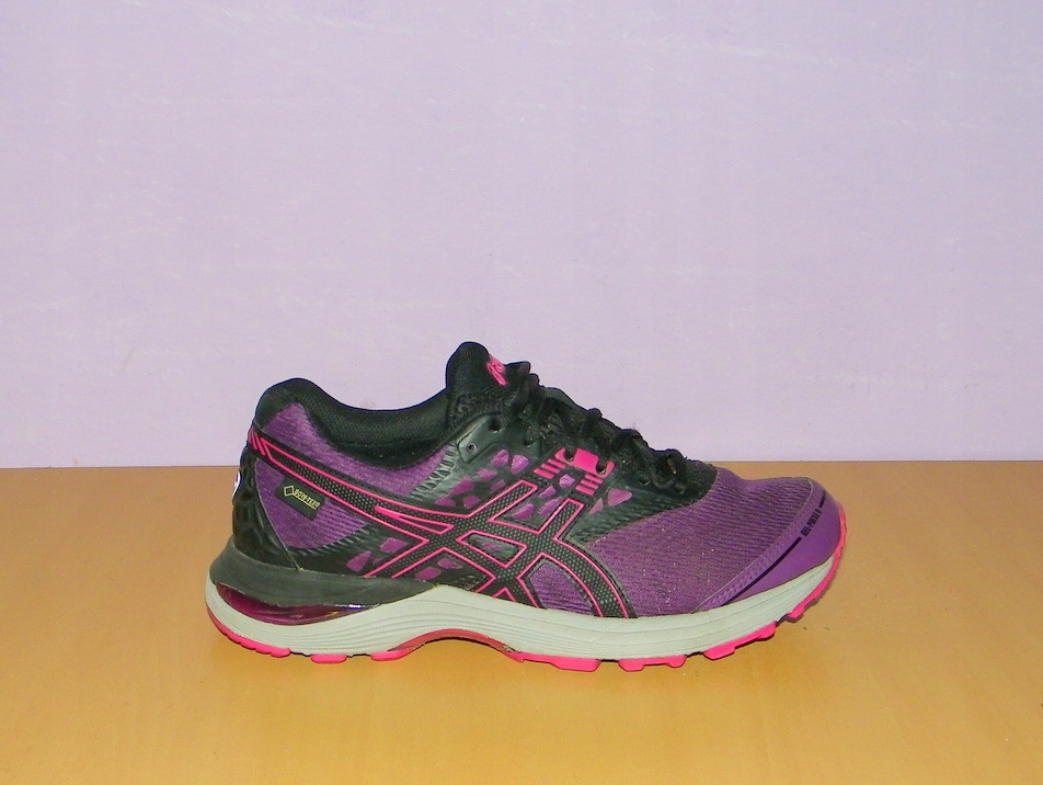 asics t7d9n