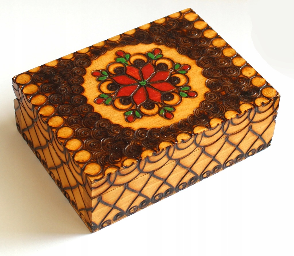 Drewniana szkatułka z czerwonym kwiatem, Cepelia