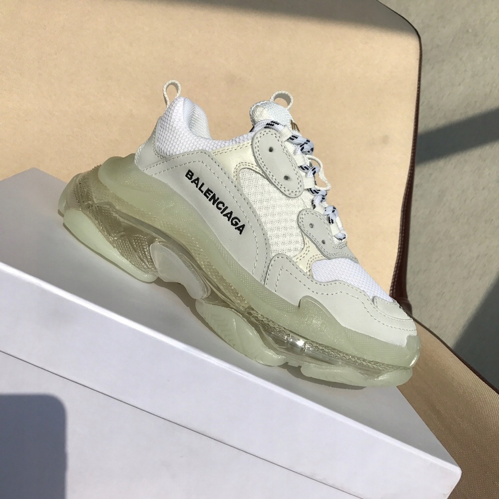 balenciaga 38 triple s