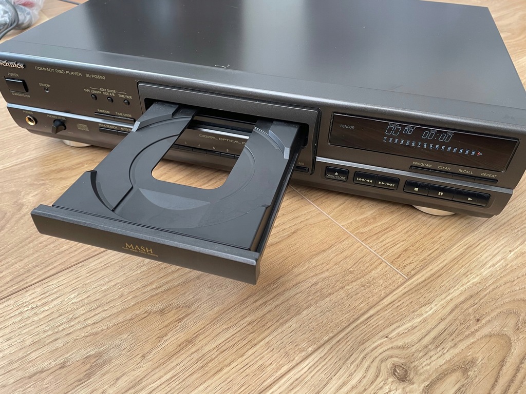 ODTWARZACZ CD TECHNICS SL-PG590 + PILOT