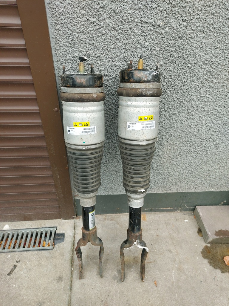 JEEP GRAND CHEROKEE WK2 AMORTYZATOR PNEUMATYCZNY - 12464940429 ...