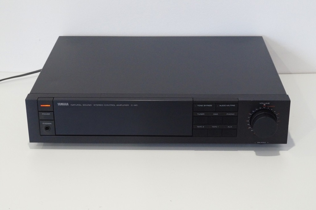 Przedwzmacniacz Yamaha C-60