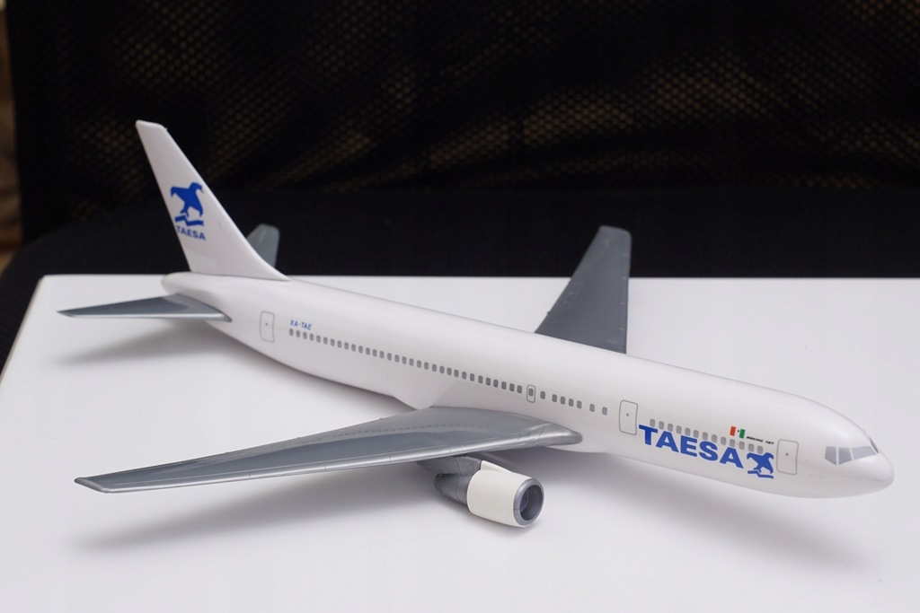 TAESA Boeing 767-300 skala 1:200