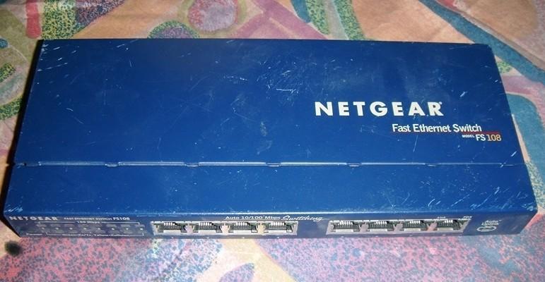 NETGEAR  Fase Enthernet Swith FS108