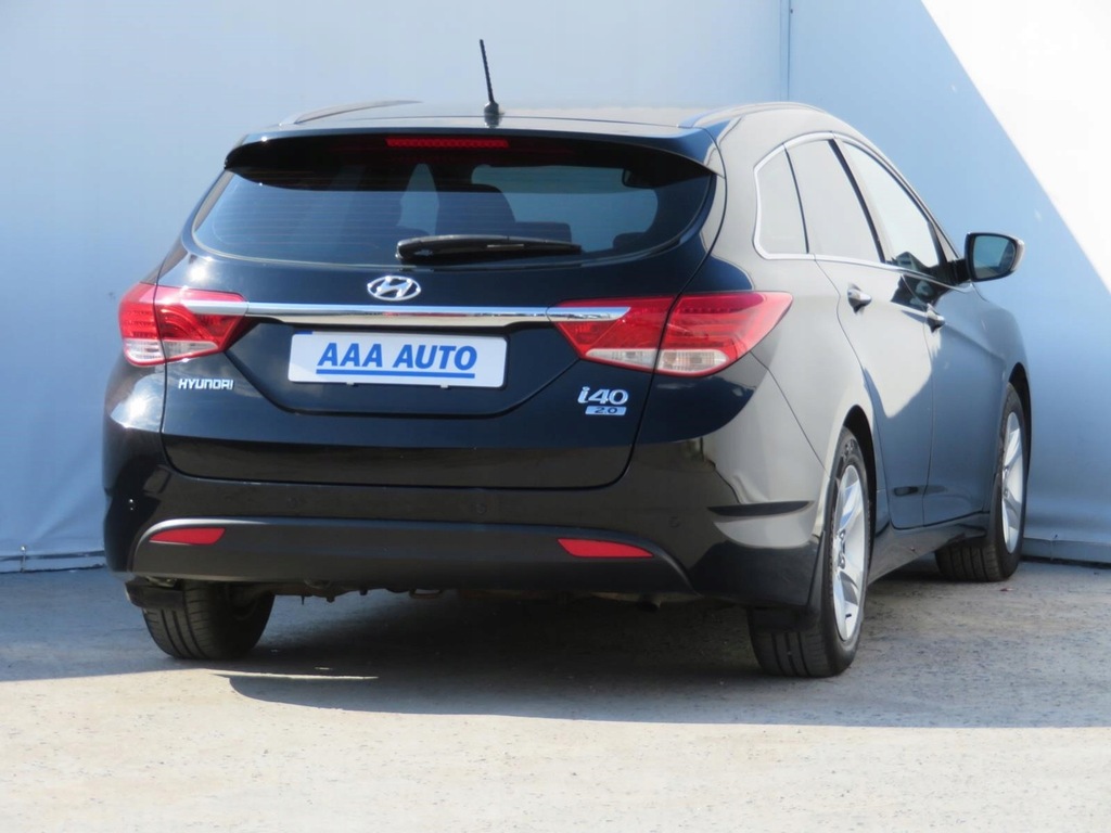 Купить Hyundai i40 2.0 GDI, автосалон в Польше, авторизованный сервисный центр: отзывы, фото, характеристики в интерне-магазине Aredi.ru