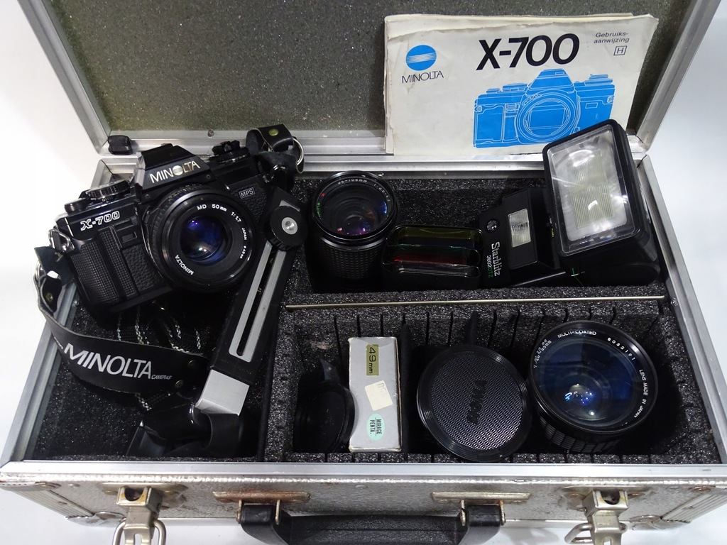 kolekcjonerski aparat analogowy MINOLTA X-700 ( MINOLTA 1.7 50MM ) mega set
