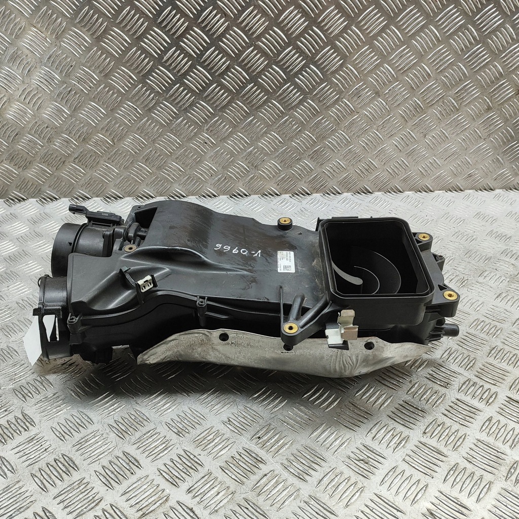 Mercedes-Benz C W205 2014 Obudowa filtra powietrza