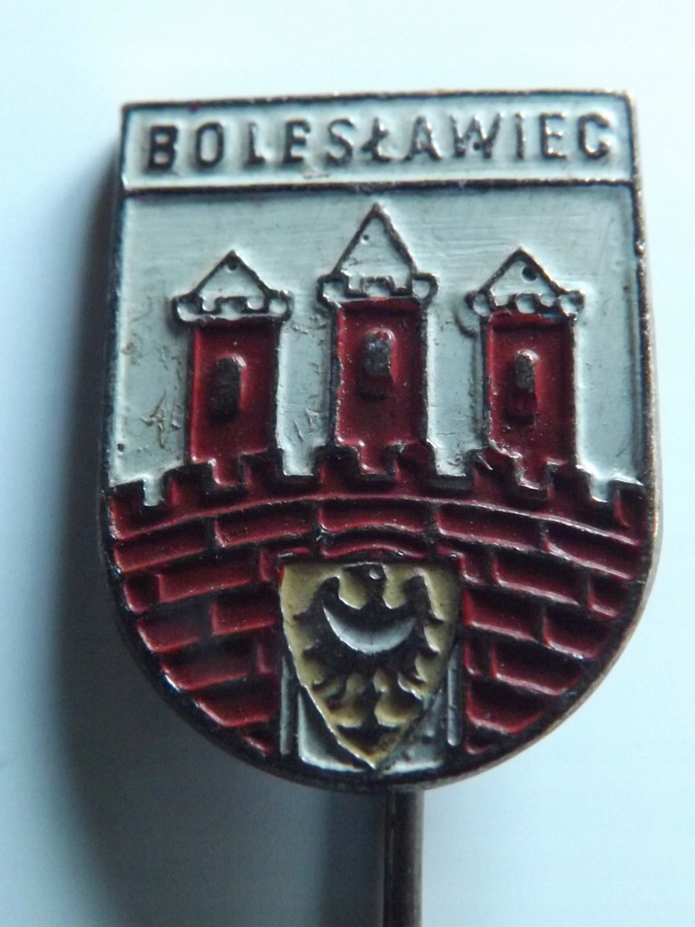 Bolesławiec Herb miasta wpinka , średnica 10 mm , wys. całości 30 mm