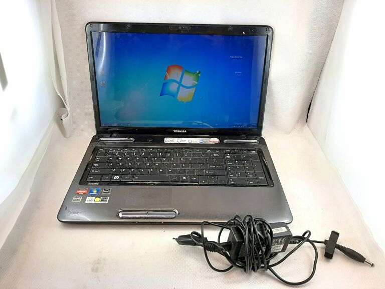 LAPTOP TOSHIBA SATELLITE L675