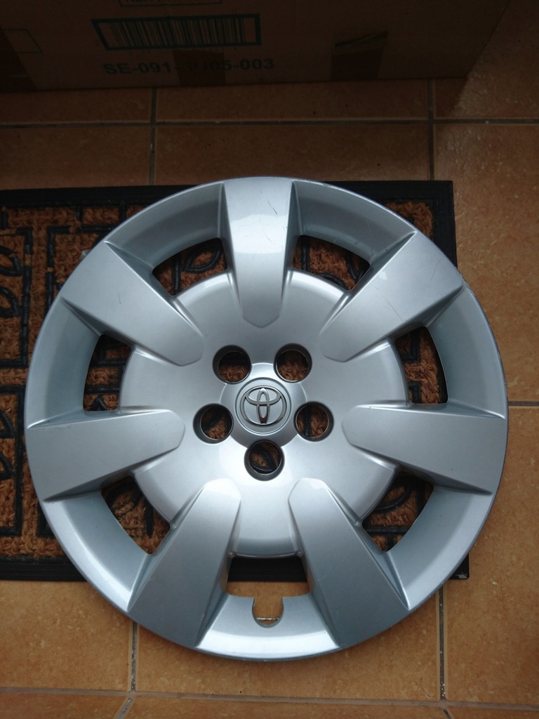 Kołpak Toyota Avensis 16" BDB stan!