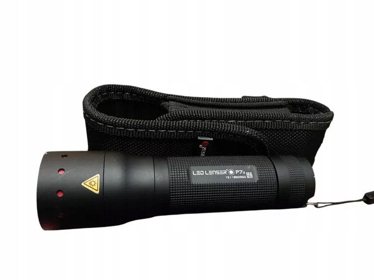 LATARKA LED LENSER P7.2 W POKROWCU