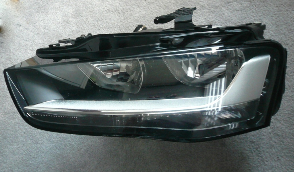 Lampa Reflektor lewy Audi A4 B8 Lift Oryginalny