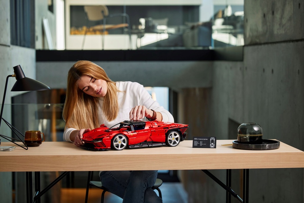 Купить LEGO TECHNIC 42143 Ferrari Daytona SP3: отзывы, фото, характеристики в интерне-магазине Aredi.ru