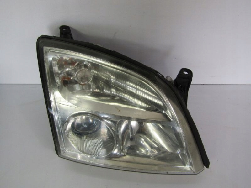 OPEL VECTRA C REFLEKTOR LAMPA PRZÓD PRAWA