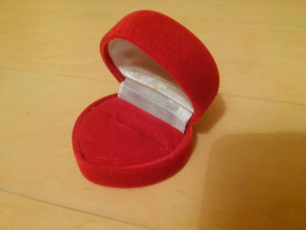 Pudełeczko na pierścionek czerwone serce serduszko