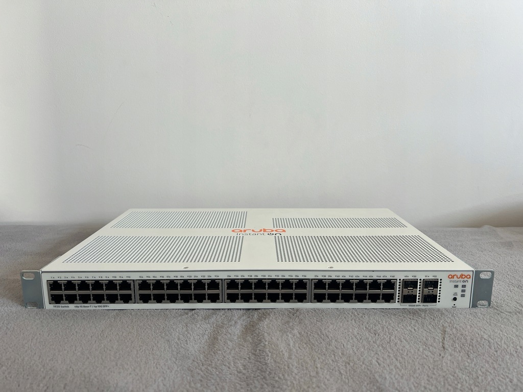 HPE Aruba Instant On 1930 JL685A 52 Porty