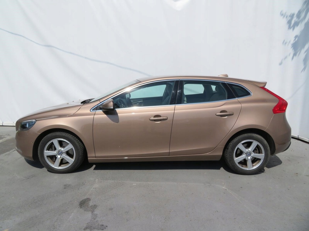 Купить Volvo V40 2.0 D3, Салон Польша, 1-й владелец: отзывы, фото, характеристики в интерне-магазине Aredi.ru