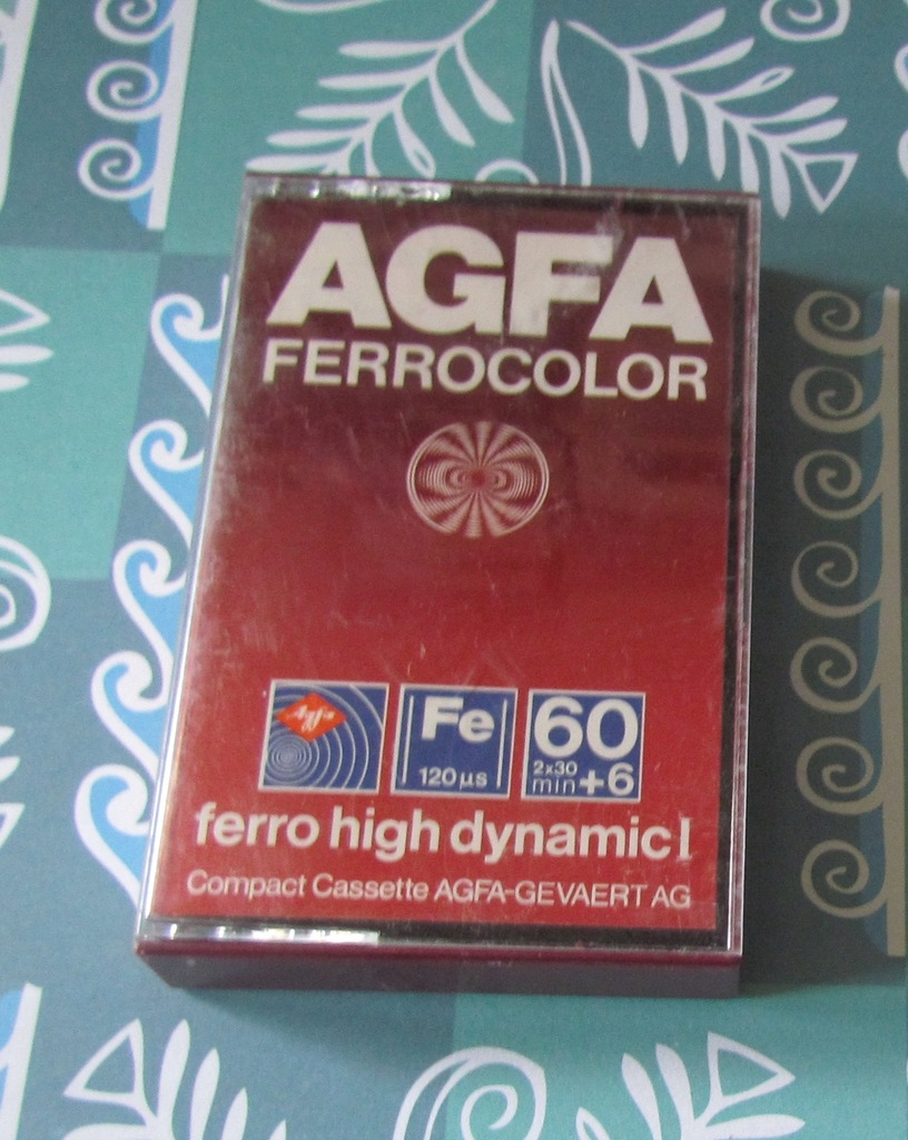 Kaseta magnetofonowa AGFA ferro color 60 purple
