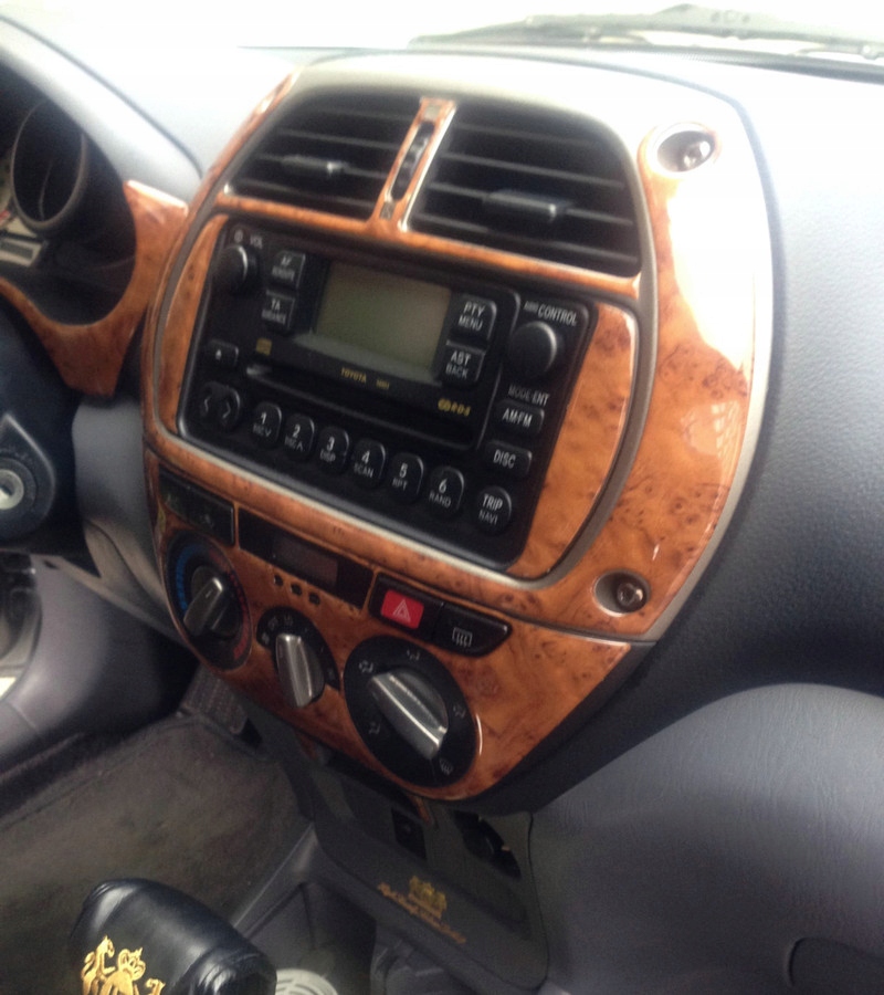 TOYOTA RAV 4 00/03 OKLEINY NA DESKE DEKORY CARBON PANEL DESKA KOKPIT FOLIA