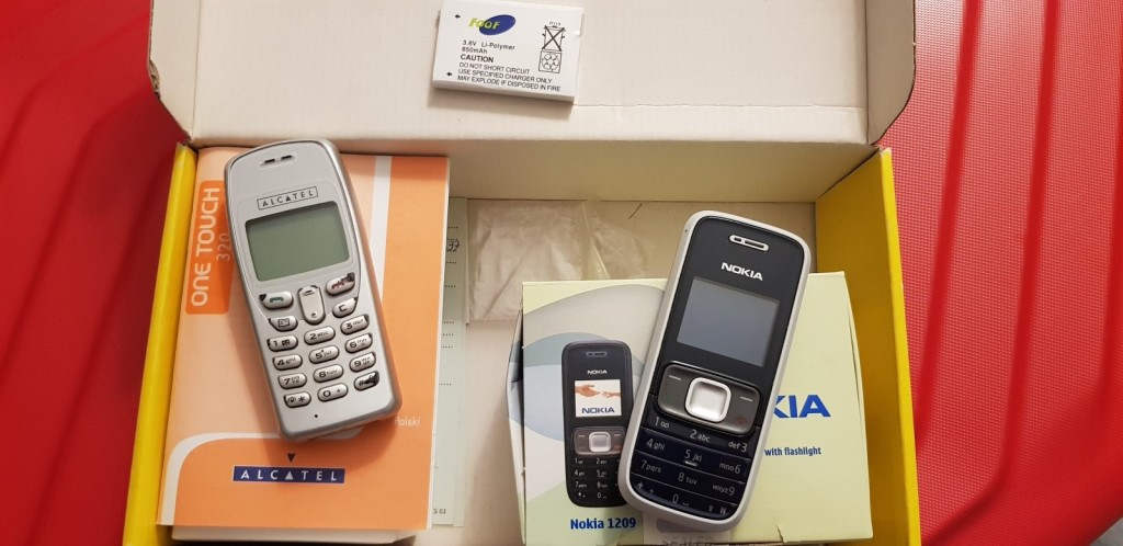 Alcatel OT320 + Nokia 1209 i akcesoria #58