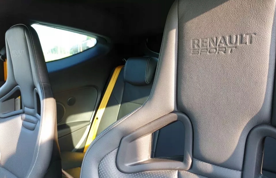 FOTELE KUBEŁKOWE RENAULT MEGANE III RS RECARO 8464262242