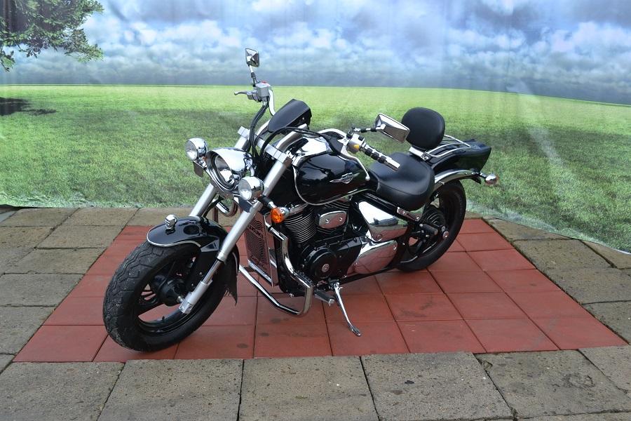 Suzuki Intruder 800
