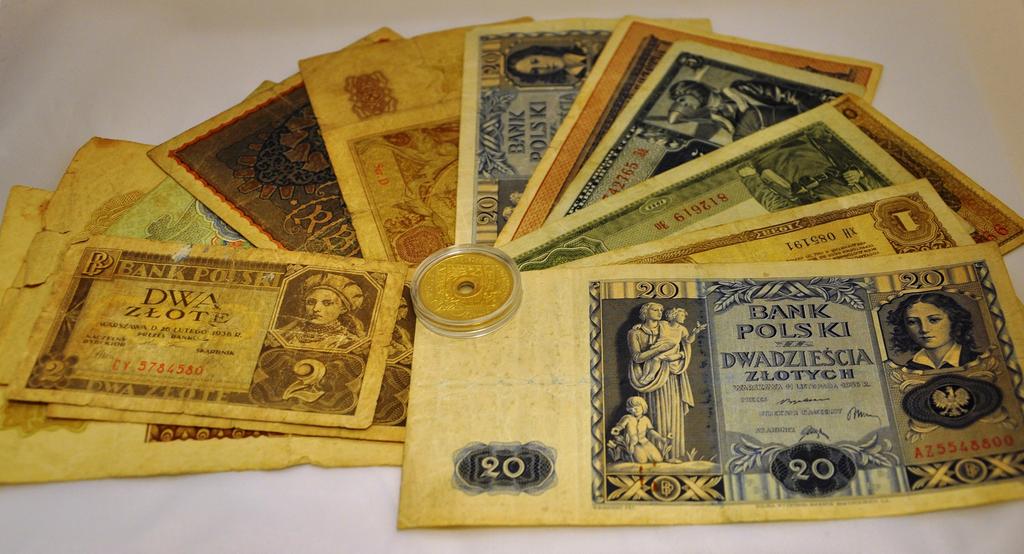 Polskie banknoty i nie tylko z czasów dawnych