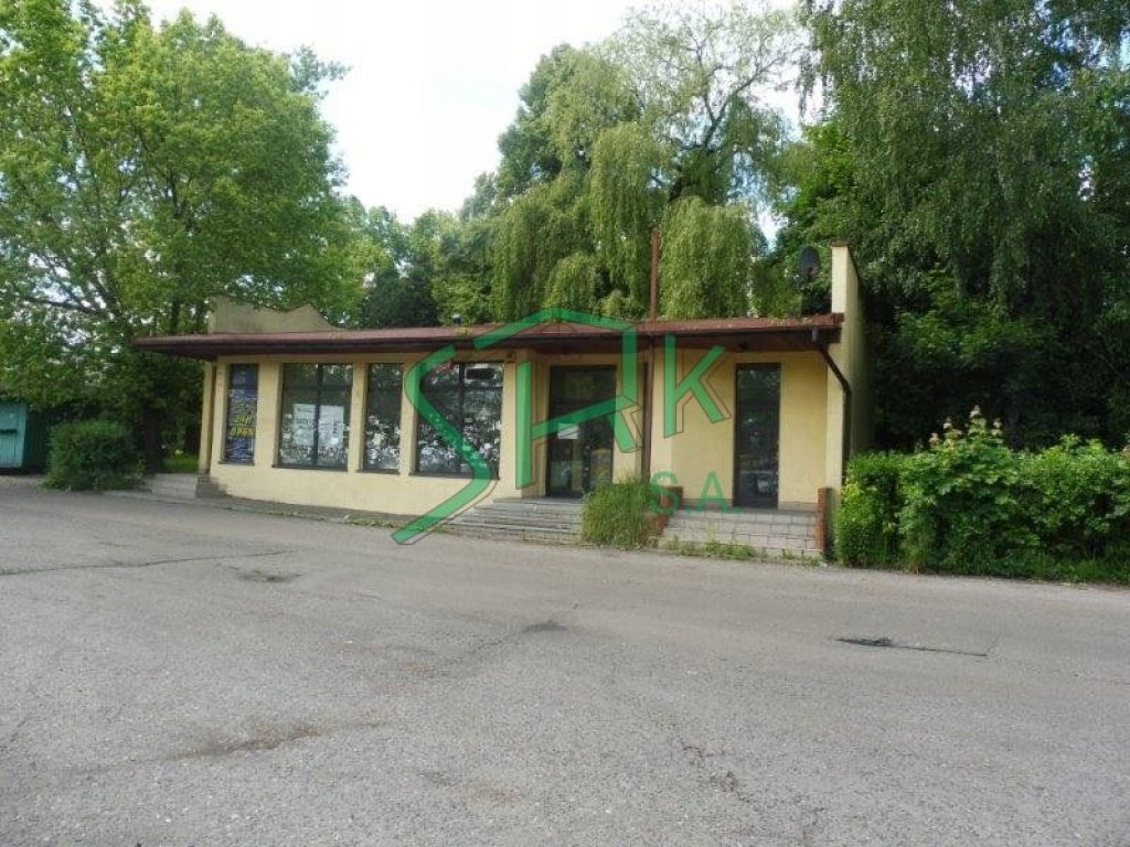Komercyjne, Knurów, Gliwicki (pow.), 142 m²