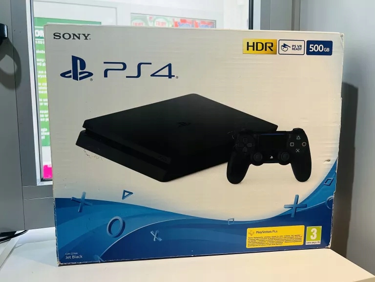 KONSOLA PS4 500GB KOMPLET + 3 GRY +1 PAD