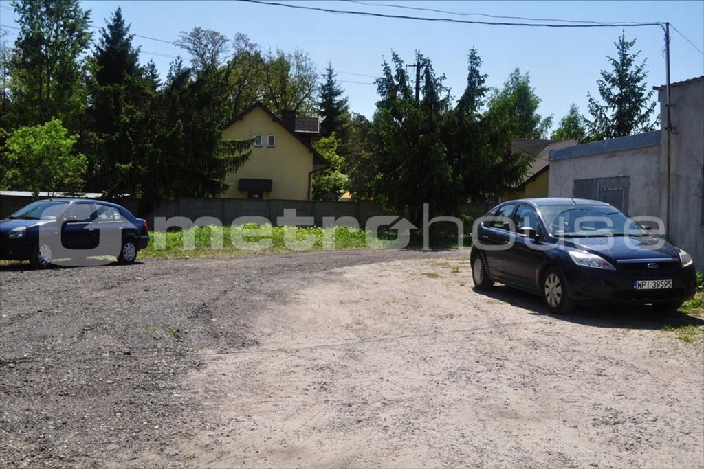 Magazyny i hale, Borowina, 4 m²