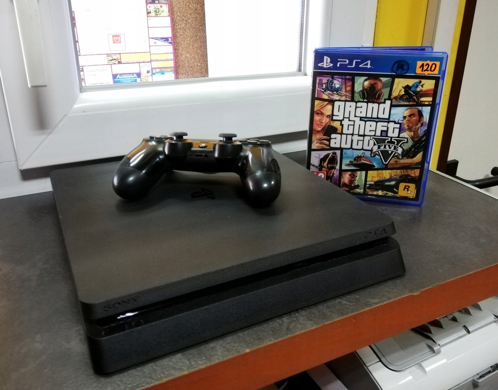 Playstation 4 Slim 1TB + Pad | GTA V