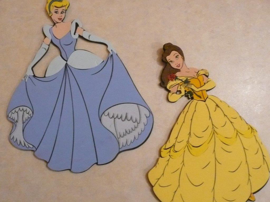 naklejki piankowe na ścianę -księżniczki Disneya