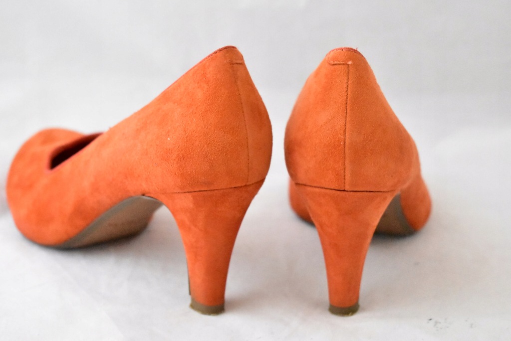 clarks chorus voice red