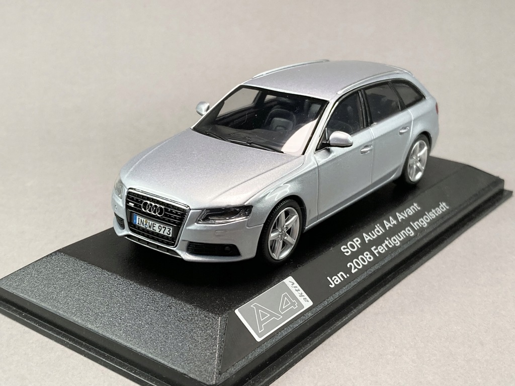 Audi A4 B8 Avant - salonowe - Minichamps 1:43 - 12463587360