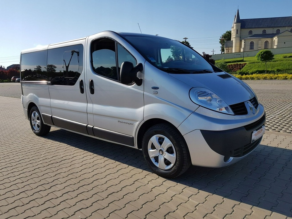 Renault Trafic 9 - Osobowy LONG PASSENGER