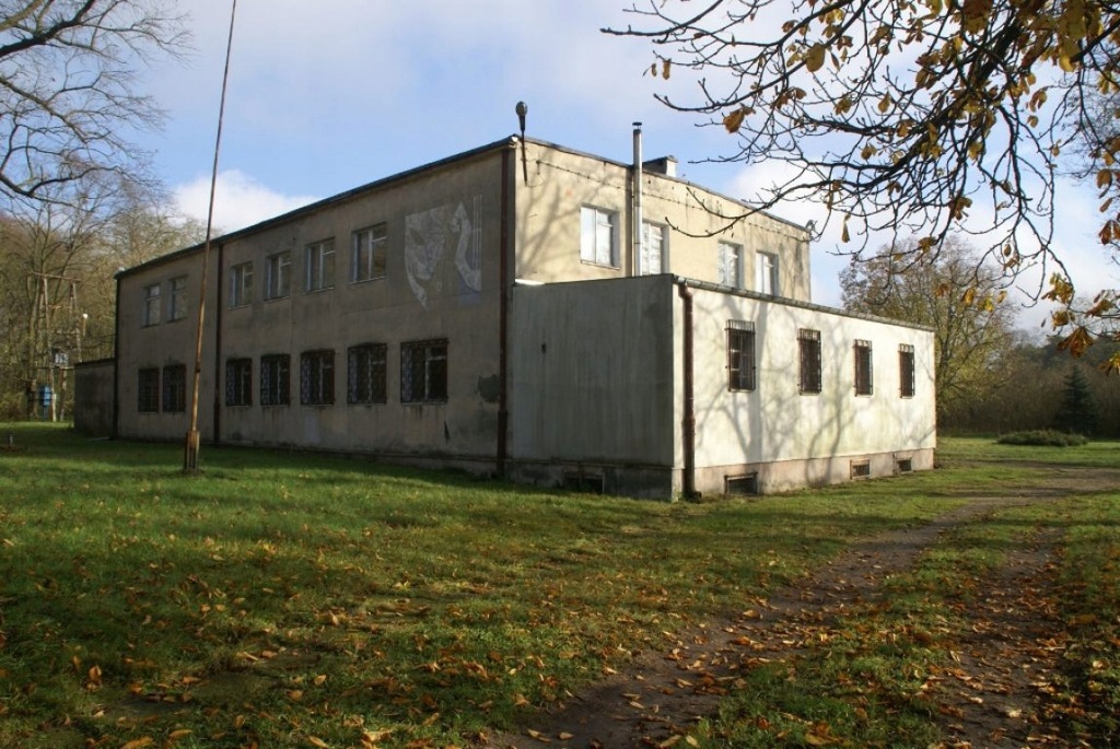 Komercyjne, Podłężyce, Sieradz (gm.), 1000 m²