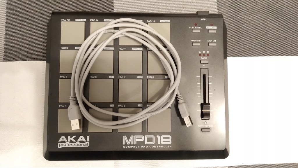 Kontroler AKAI MPD18