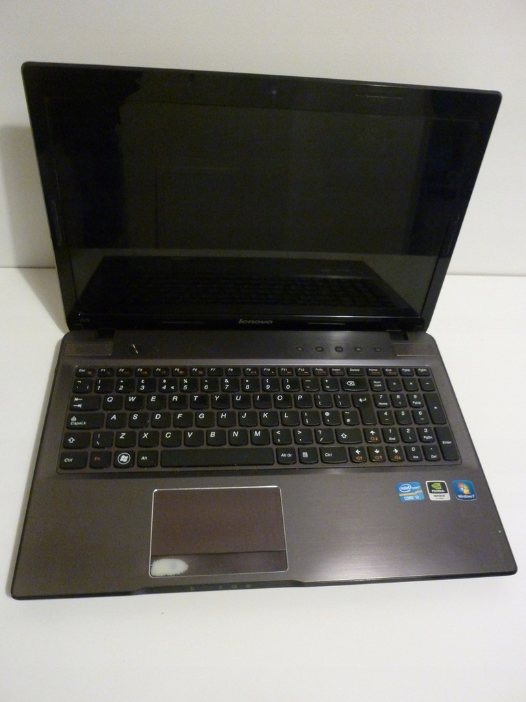 Laptop LENOVO Z570 INTEL CORE i3 4GB RAM