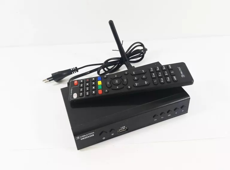 ŚWIETNY DEKODER TUNER DVB-T2 CABLETECH URZ0336B + PILOT