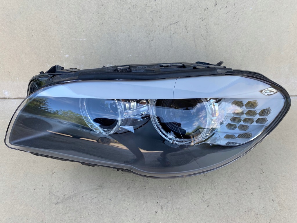 Reflektor Bi XENON Nieskrętny BMW 5 F10 F11 Hella