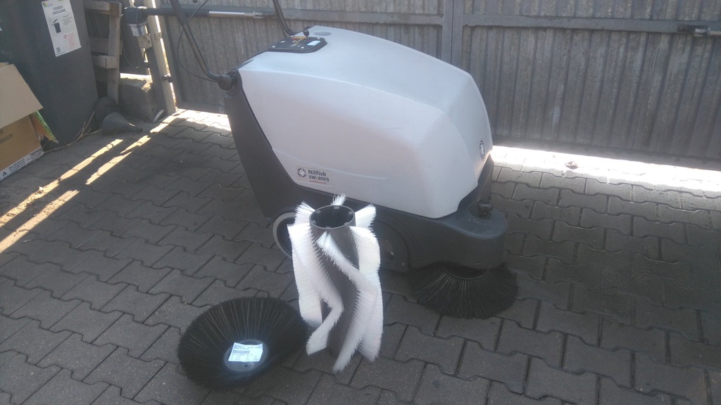 Zamiatarka Nilfisk bateryjna Sw 850 S-serwis