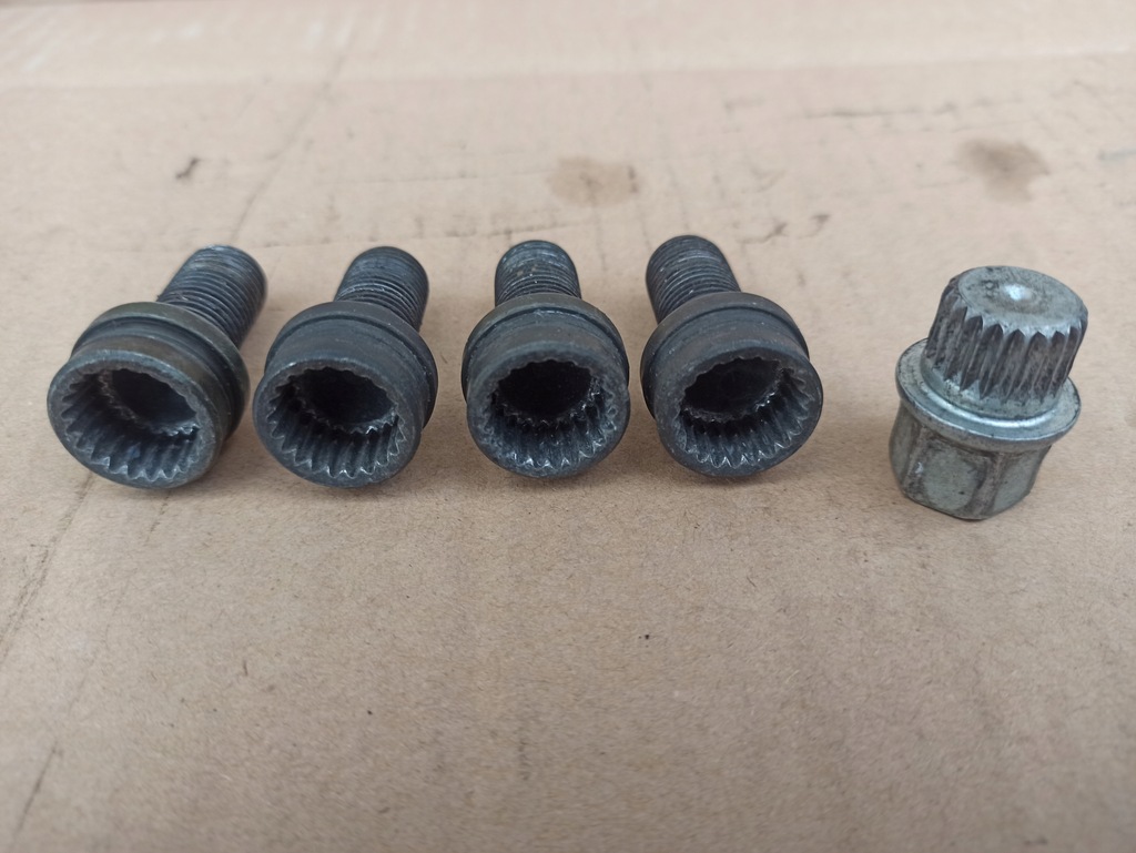 Śruby antykradzieżowe do felg VW PASSAT B6