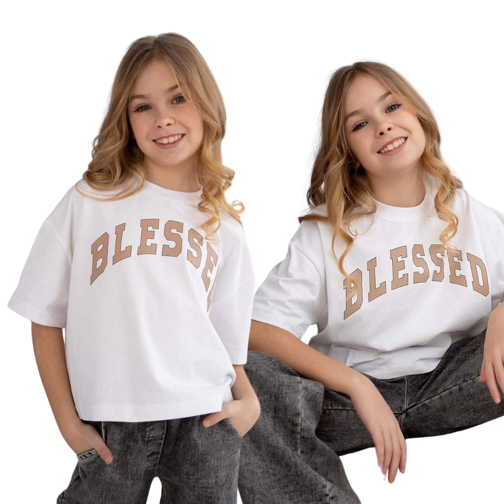 Biała koszulka z nadrukiem BLESSED KIZ by kids 152