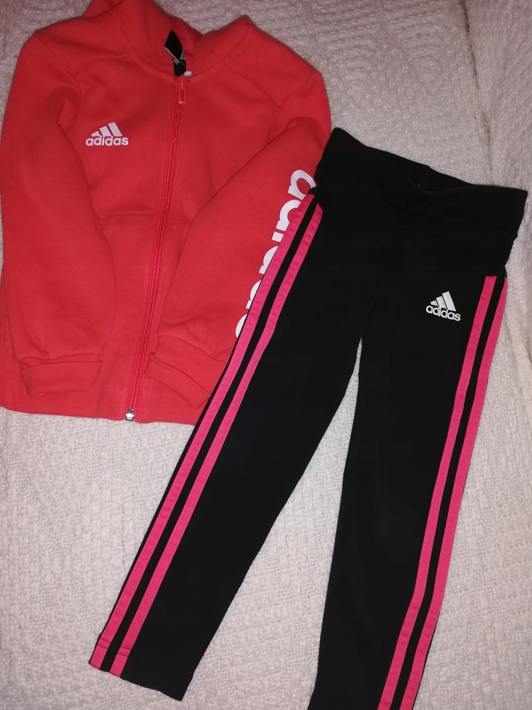 Piękny dres dla dziewczynki adidas 110/116 perełka