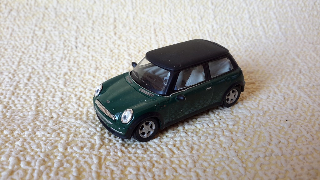 MINI COOPER - HONGWELL , CARARAMA , 1:72